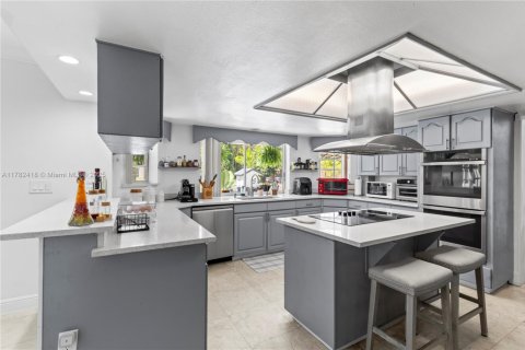 Купить виллу или дом в Майами, Флорида 6 спален, 738.85м2, № 2037940 - фото 13