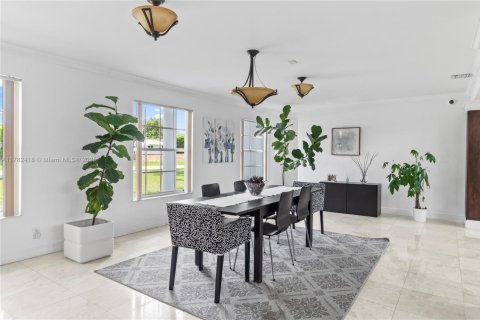 Купить виллу или дом в Майами, Флорида 6 спален, 738.85м2, № 2037940 - фото 5