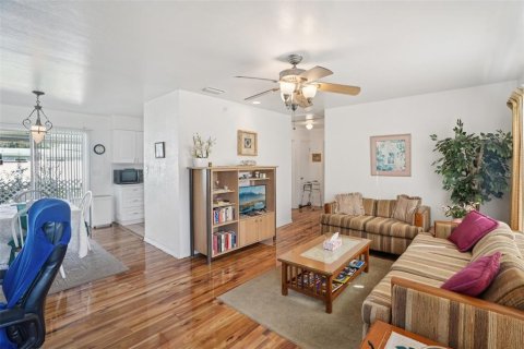 Casa en venta en Saint Petersburg, Florida, 2 dormitorios, 84.73 m2 № 1914153 - foto 6