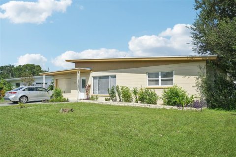 Casa en venta en Saint Petersburg, Florida, 2 dormitorios, 84.73 m2 № 1914153 - foto 2