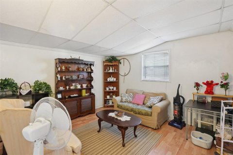 House in Saint Petersburg, Florida 2 bedrooms, 84.73 sq.m. № 1914153 - photo 12