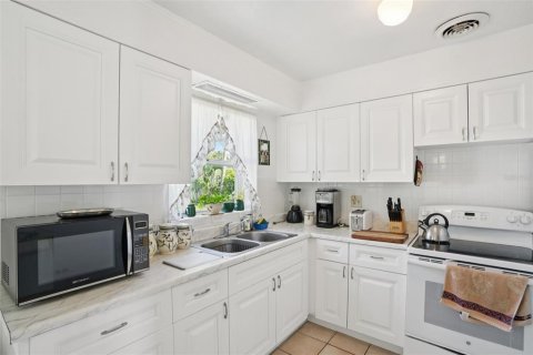 Casa en venta en Saint Petersburg, Florida, 2 dormitorios, 84.73 m2 № 1914153 - foto 9