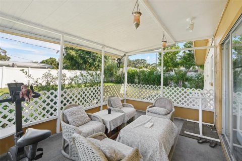 House in Saint Petersburg, Florida 2 bedrooms, 84.73 sq.m. № 1914153 - photo 21