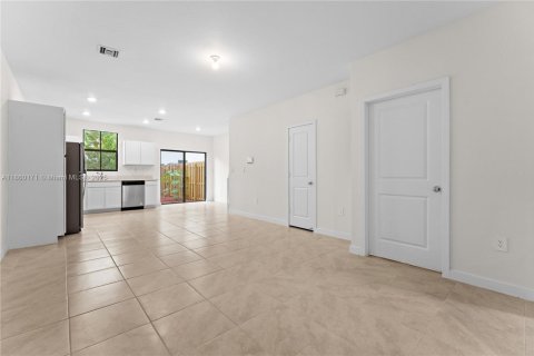 Adosado en alquiler en Florida City, Florida, 3 dormitorios, 128.21 m2 № 1887720 - foto 4