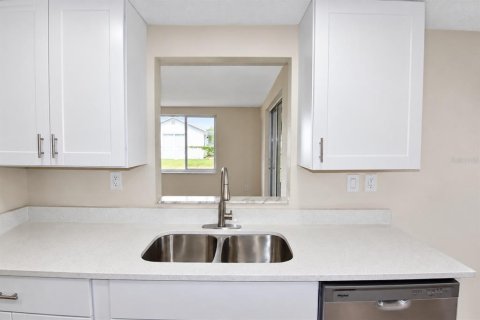 Villa ou maison à vendre à Port Richey, Floride: 2 chambres, 129.04 m2 № 2408762 - photo 13