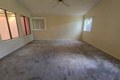 Townhouse in Delray Beach, Florida 2 bedrooms, 147.62 sq.m. № 1958700 - photo 3