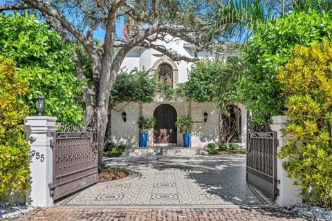 Casa en Miami, Florida 8 dormitorios, 924.56 m2 № 2333640