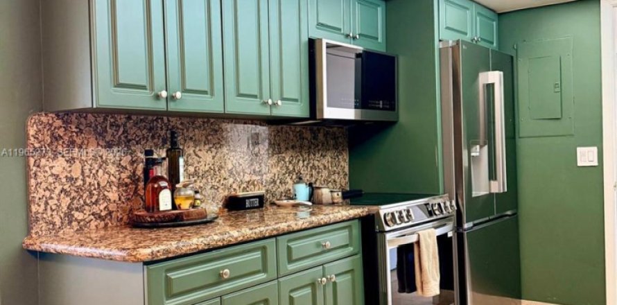 Кондоминиум с 2 спальнями в Майами, Флорида № 2028333