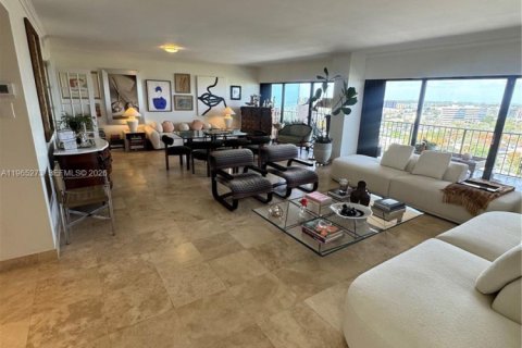 Купить кондоминиум в Майами, Флорида 2 спальни, 181.16м2, № 2028333 - фото 10