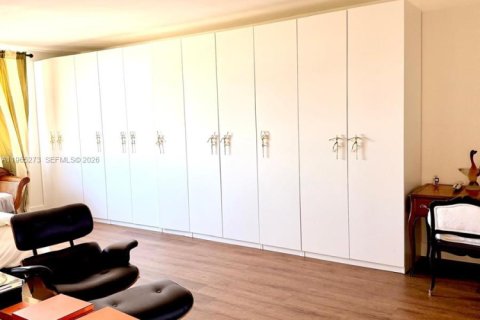 Купить кондоминиум в Майами, Флорида 2 спальни, 181.16м2, № 2028333 - фото 19