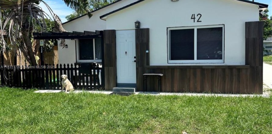 Villa ou maison à Dania Beach, Floride 6 chambres, 251.02 m2 № 2015893