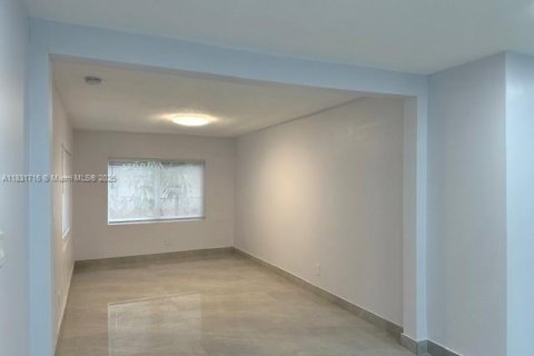 Villa ou maison à vendre à Dania Beach, Floride: 6 chambres, 251.02 m2 № 2015893 - photo 10