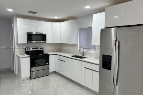 Villa ou maison à vendre à Dania Beach, Floride: 6 chambres, 251.02 m2 № 2015893 - photo 8