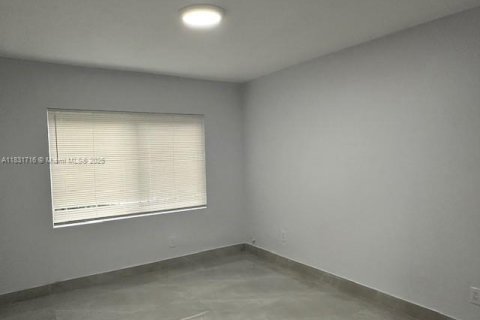 Villa ou maison à vendre à Dania Beach, Floride: 6 chambres, 251.02 m2 № 2015893 - photo 16