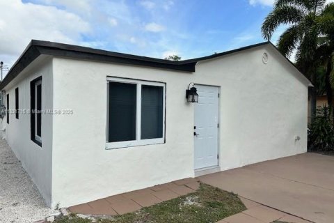 Villa ou maison à vendre à Dania Beach, Floride: 6 chambres, 251.02 m2 № 2015893 - photo 6