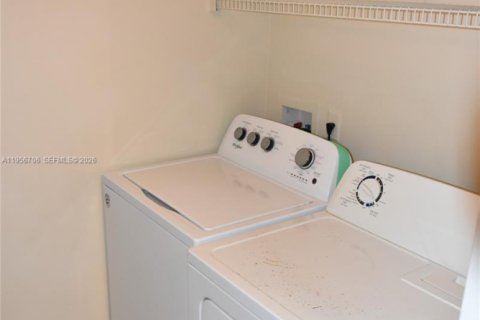 Condominio en alquiler en Miramar, Florida, 2 dormitorios, 99.59 m2 № 2010642 - foto 7