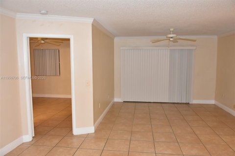 Condominio en alquiler en Miramar, Florida, 2 dormitorios, 99.59 m2 № 2010642 - foto 14