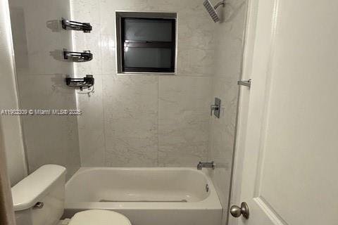 Casa en alquiler en Fort Lauderdale, Florida, 2 dormitorios, 145.67 m2 № 1954336 - foto 9