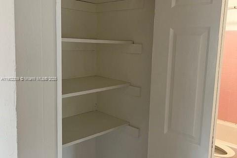 Casa en alquiler en Fort Lauderdale, Florida, 2 dormitorios, 145.67 m2 № 1954336 - foto 16