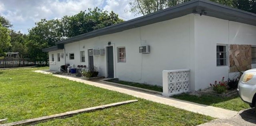 Casa en Fort Lauderdale, Florida 2 dormitorios, 145.67 m2 № 1954336