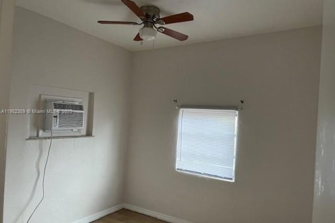 Casa en alquiler en Fort Lauderdale, Florida, 2 dormitorios, 145.67 m2 № 1954336 - foto 15