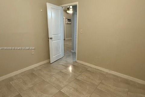 Casa en alquiler en Fort Lauderdale, Florida, 2 dormitorios, 145.67 m2 № 1954336 - foto 13