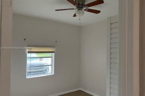 Casa en alquiler en Fort Lauderdale, Florida, 2 dormitorios, 145.67 m2 № 1954336 - foto 14