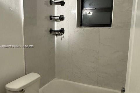 Casa en alquiler en Fort Lauderdale, Florida, 2 dormitorios, 145.67 m2 № 1954336 - foto 8