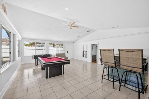 House in Tampa, Florida 3 bedrooms, 172.43 sq.m. № 2112398 - photo 24