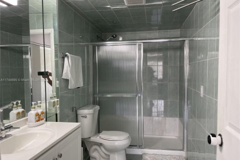 Купить кондоминиум в Санни-Айлс-Бич, Флорида 1 спальня, 96.62м2, № 2055199 - фото 16