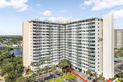 Condo in Fort Lauderdale, Florida, 2 bedrooms  № 2417401 - photo 30
