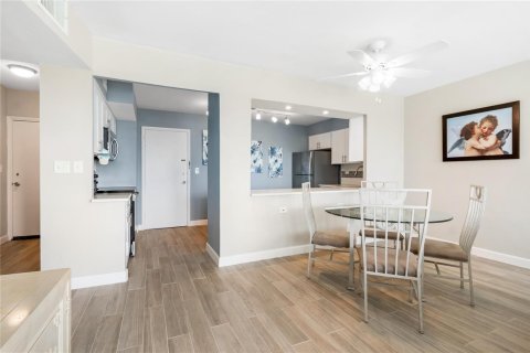Condo in Fort Lauderdale, Florida, 2 bedrooms  № 2417401 - photo 5
