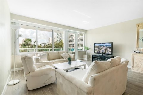 Condo in Fort Lauderdale, Florida, 2 bedrooms  № 2417401 - photo 7
