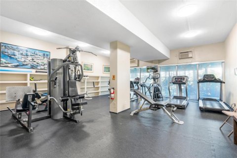 Condo in Fort Lauderdale, Florida, 2 bedrooms  № 2417401 - photo 29