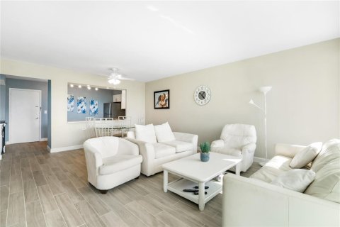 Condo in Fort Lauderdale, Florida, 2 bedrooms  № 2417401 - photo 9