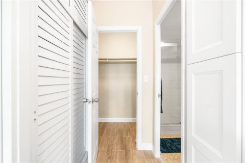 Condo in Fort Lauderdale, Florida, 2 bedrooms  № 2417401 - photo 18