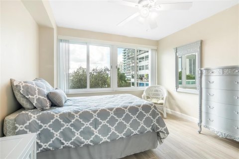 Condo in Fort Lauderdale, Florida, 2 bedrooms  № 2417401 - photo 22