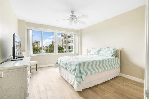 Condo in Fort Lauderdale, Florida, 2 bedrooms  № 2417401 - photo 14