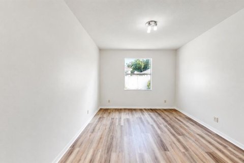 Купить виллу или дом в Уэсли-Чепел, Флорида 6 комнат, 209.96м2, № 2156035 - фото 12