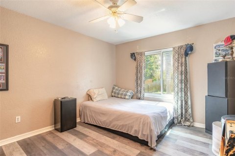 House in Ormond Beach, Florida 4 bedrooms, 225.47 sq.m. № 1580587 - photo 10