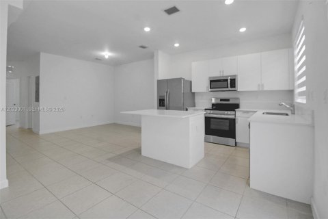 Touwnhouse à louer à Homestead, Floride: 3 chambres, 123.37 m2 № 2257120 - photo 10