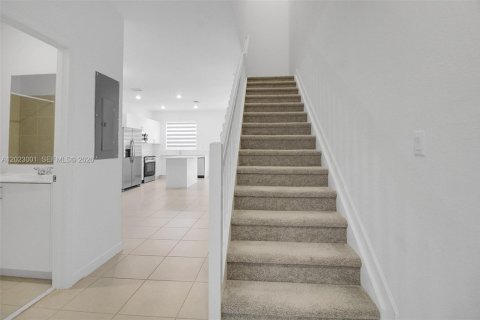 Touwnhouse à louer à Homestead, Floride: 3 chambres, 123.37 m2 № 2257120 - photo 14