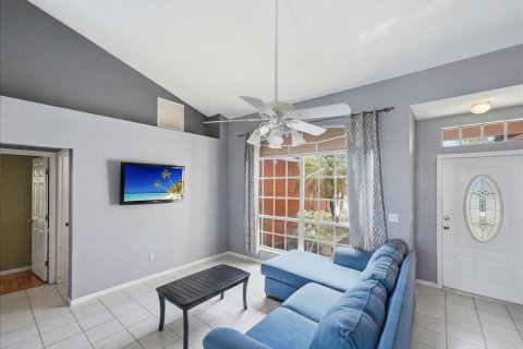 House in Port St. Lucie, Florida 3 bedrooms, 127.37 sq.m. № 2083530 - photo 9