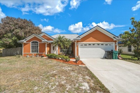 House in Port St. Lucie, Florida 3 bedrooms, 127.37 sq.m. № 2083530