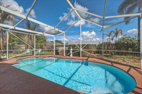 House in Port St. Lucie, Florida 3 bedrooms, 127.37 sq.m. № 2083530 - photo 22