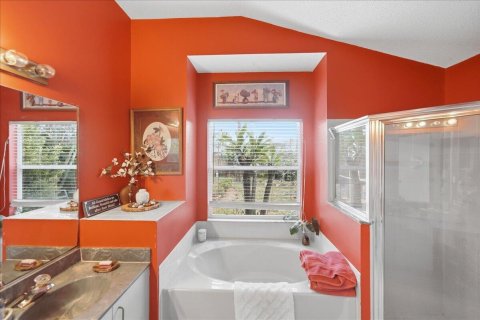 House in Port St. Lucie, Florida 3 bedrooms, 127.37 sq.m. № 2083530 - photo 13