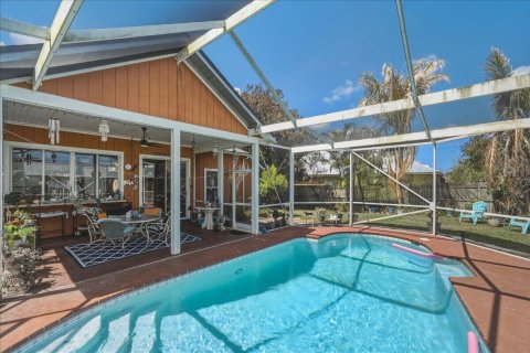 House in Port St. Lucie, Florida 3 bedrooms, 127.37 sq.m. № 2083530 - photo 23
