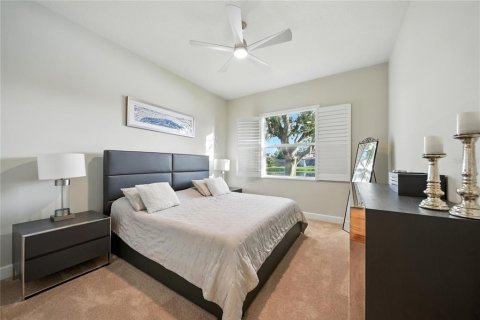 House in Tampa, Florida 4 bedrooms, 290.23 sq.m. № 1877290 - photo 29