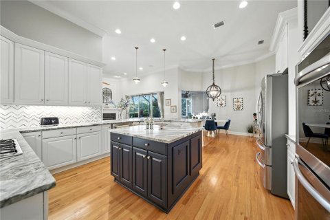 House in Tampa, Florida 4 bedrooms, 290.23 sq.m. № 1877290 - photo 10