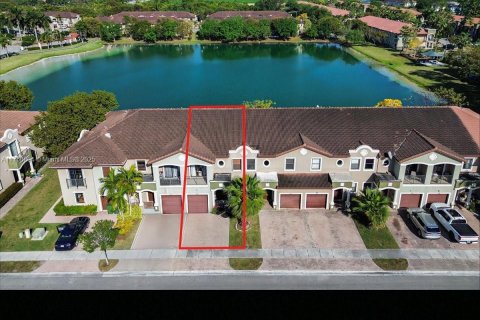 Adosado en venta en Homestead, Florida, 3 dormitorios, 178.93 m2 № 1861166 - foto 1